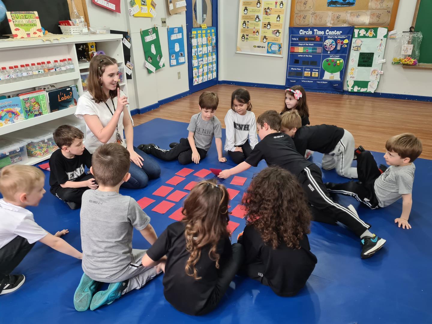 Propostas relacionadas aos animais de cada continente são vivenciadas pela turma do Nível 5C Propostas relacionadas aos animais de cada continente são vivenciadas pela turma do Nível 5C