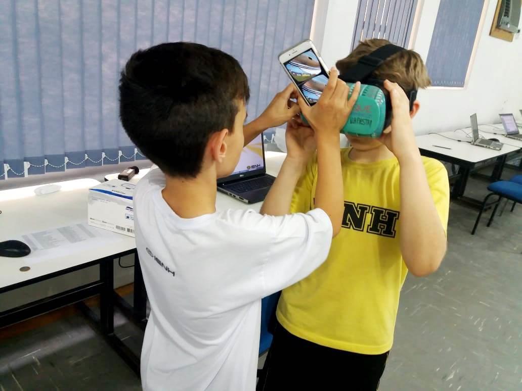 Realidade virtual e street view na aula do 4º ano A