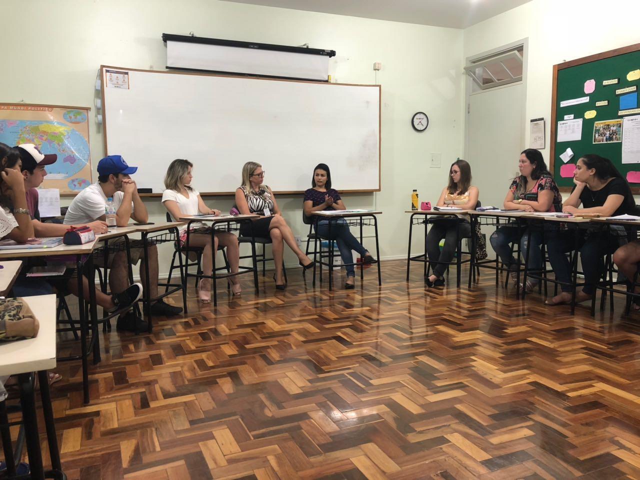 Roda de conversa é promovida no Componente Curricular de Legislação Empresarial