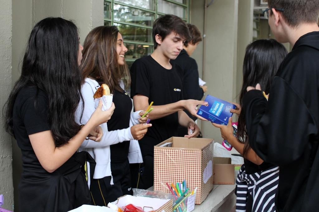 Sustentabilidade é objetivo da feira de uniformes e materiais escolares do Grêmio Estudantil Castro 