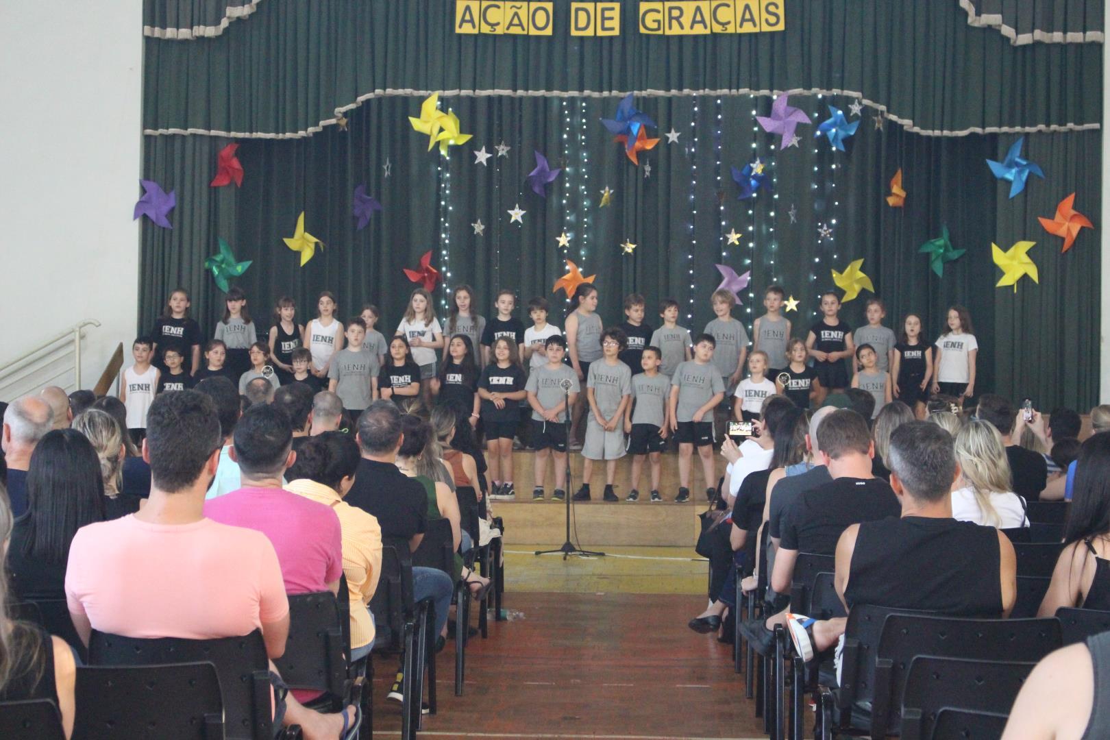 Thanksgiving reúne famílias e estudantes da Unidade Pindorama em celebração de gratidão 