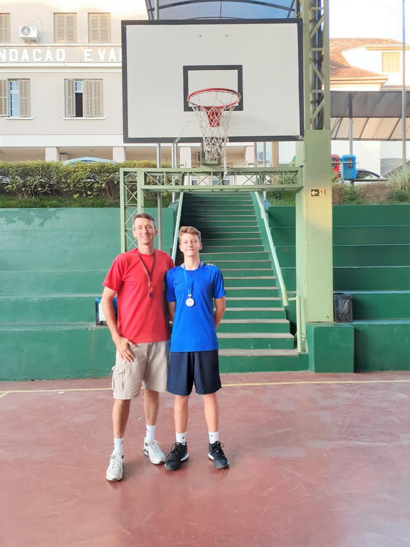 Torneio de habilidades de basquete ocorre na IENH