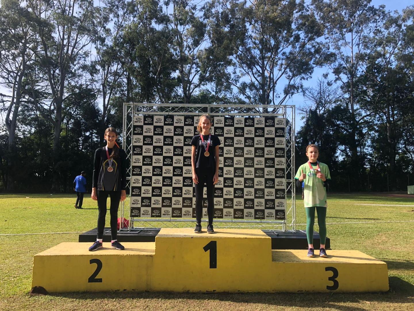 Troféu IENH de Atletismo ocorre em comemoração aos 190 anos da Instituição