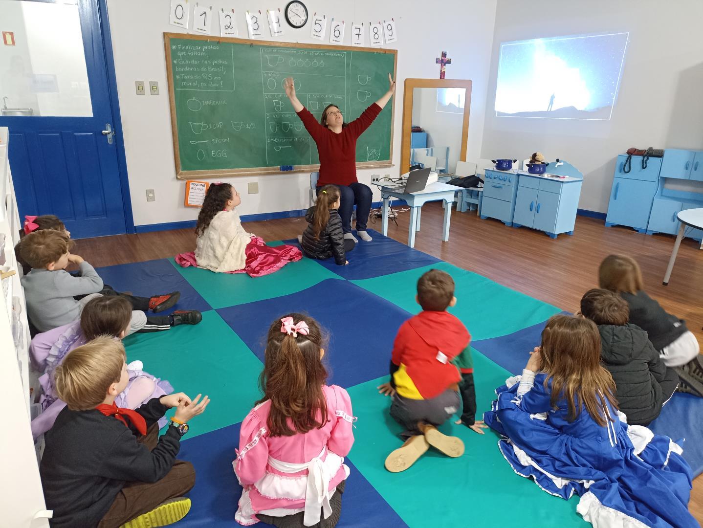 Turma do Nível 5B da Unidade Pindorama faz proposta diferenciada para aprender a origem do mundo