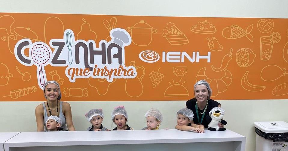 Turmas de Kindergarten 2 da Unidade Pindorama vivenciam experiência sensorial em Cooking Class