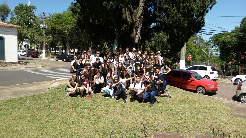 Turmas realizam tour em Porto Alegre para aprender História e Geografia do Rio Grande do Sul