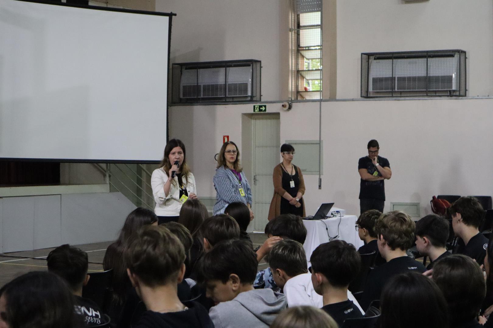 Unidade Fundação Evangélica realiza momento Cívico pelo aniversário de Novo Hamburgo