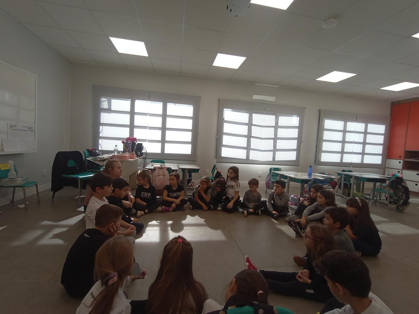 Year 1 C da Unidade Oswaldo Cruz vivencia história sobre amizade e solidariedade 