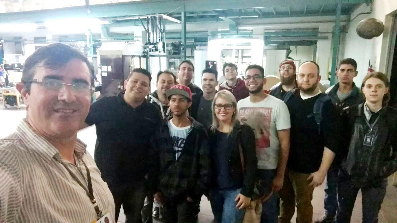 Acadêmicos da Faculdade realizam visita técnica ao Grupo Sinos