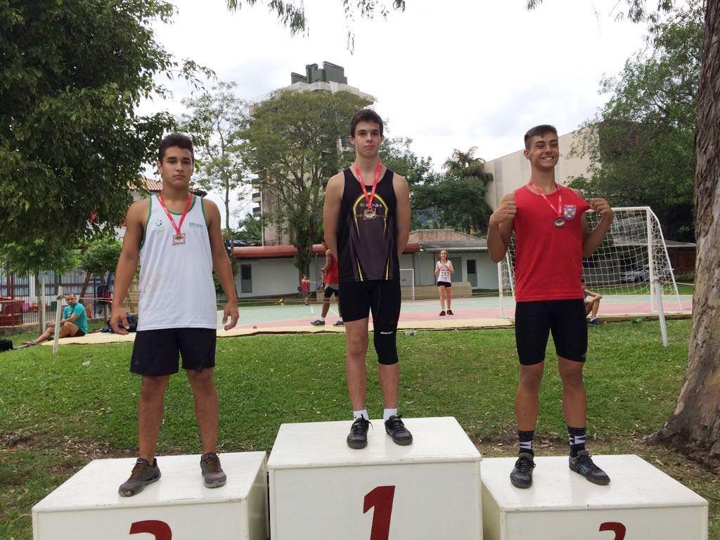 Atletismo da IENH conquista 14 medalhas no Troféu Mauá