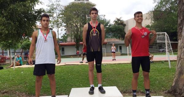 Atletismo da IENH conquista 54 medalhas no Troféu IENH de Atletismo -  Educação Básica - Portal IENH