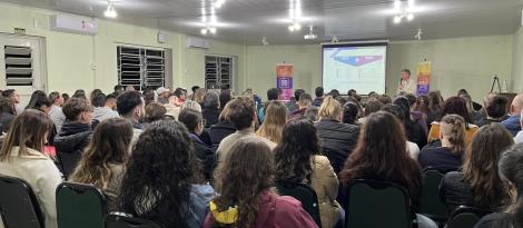 Evento Comemorativo: Dia dos Pais e Dia dos Estudantes na IENH Evento Comemorativo: Dia dos Pais e Dia dos Estudantes na IENH