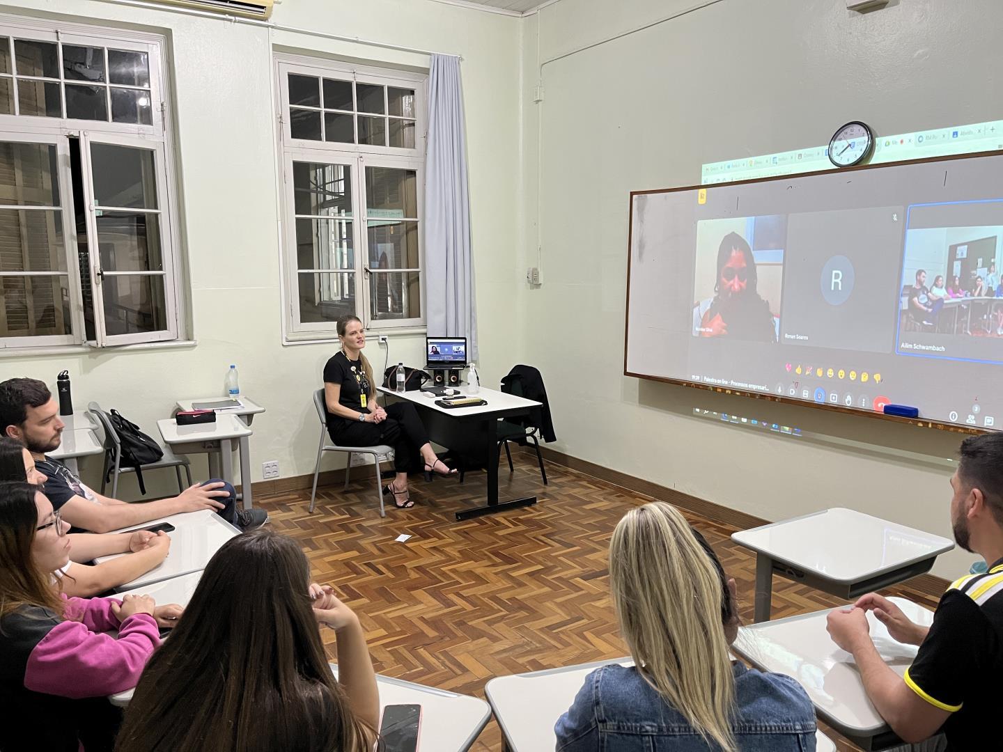 Experiência Imersiva em Gestão de Sustentabilidade no Curso de Administração da IENH