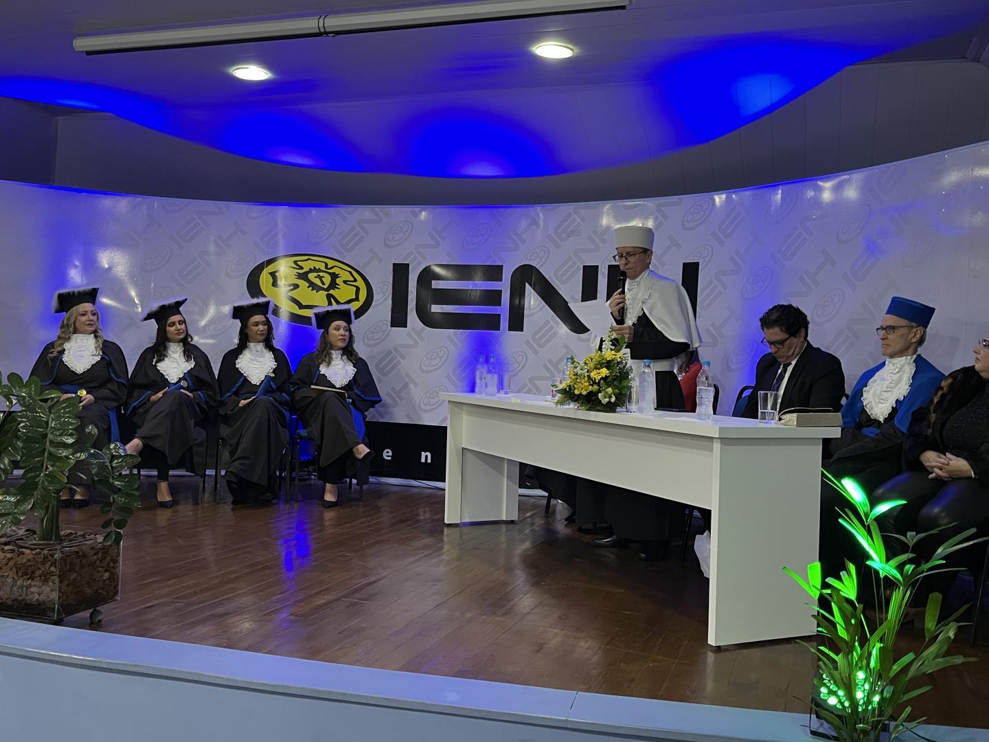 Formatura da Turma de Psicologia da Faculdade IENH Marca Semana de Celebraçã