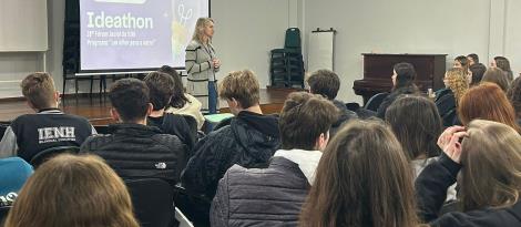 Fórum Social promove integração entre estudantes e organizações sociais Fórum Social promove integração entre estudantes e organizações sociais