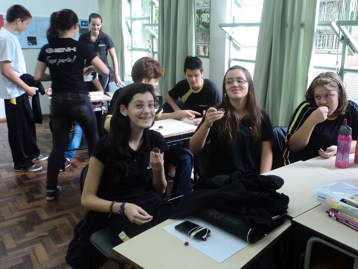 Estudantes da 8ª série B participam de Gincana de Páscoa