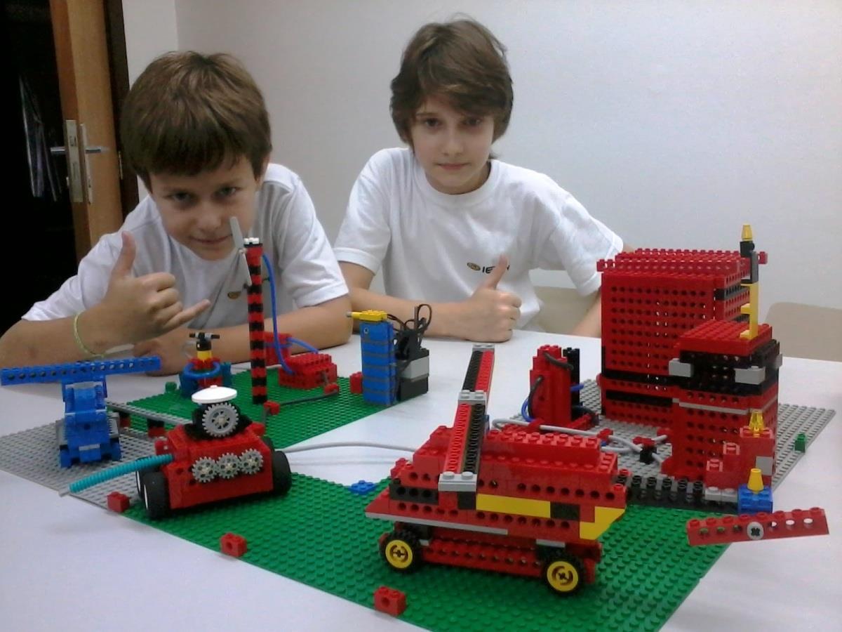 Exploração, descoberta e experimentação nas aulas de Robótica