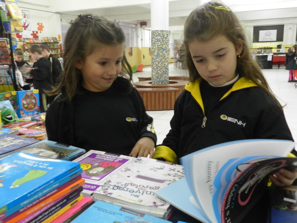 Feira do Livro da Unidade Oswaldo Cruz 