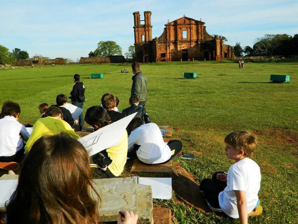Estudantes dos 5ºs anos da IENH realizam passeio de estudos para as Missões