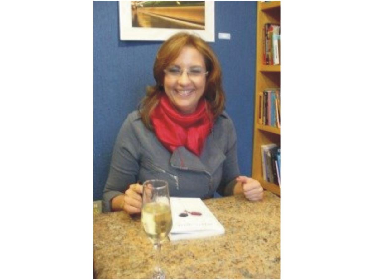 Romance Policial escrito por Professora da IENH