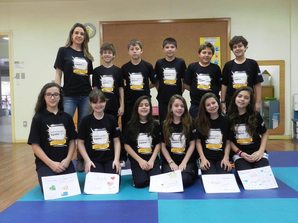 Estudantes da Unidade Pindorama recebem intercambistas do Uruguai