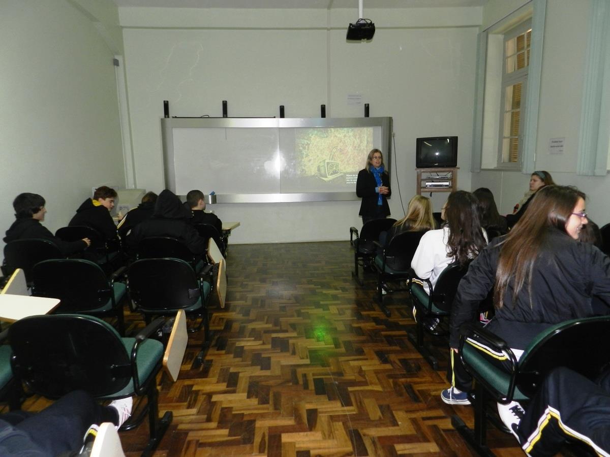 Estudantes da 8ª série B participam de Palestra sobre Medos e Fobias