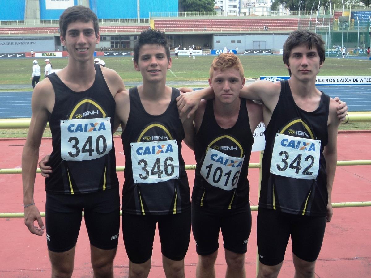 Equipe de Atletismo da IENH em diversas competições no mês de outubro