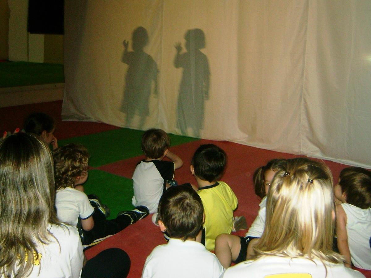 Oficina de Teatro de Sombras na Unidade Pindorama