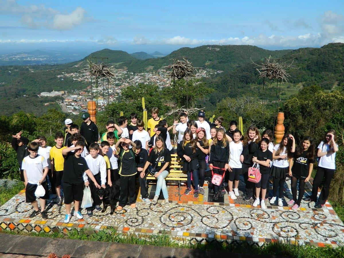 Turma do 5º ano visita Parque dos Mosaicos