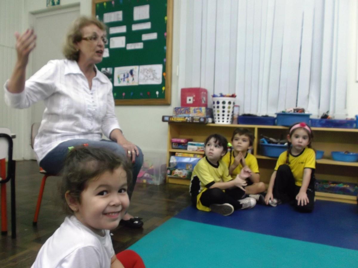 Avós visitam turma do Nível 04 da Unidade Oswaldo Cruz