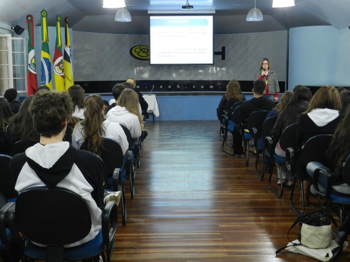 Semana ENEM visa preparar os estudantes para o Exame