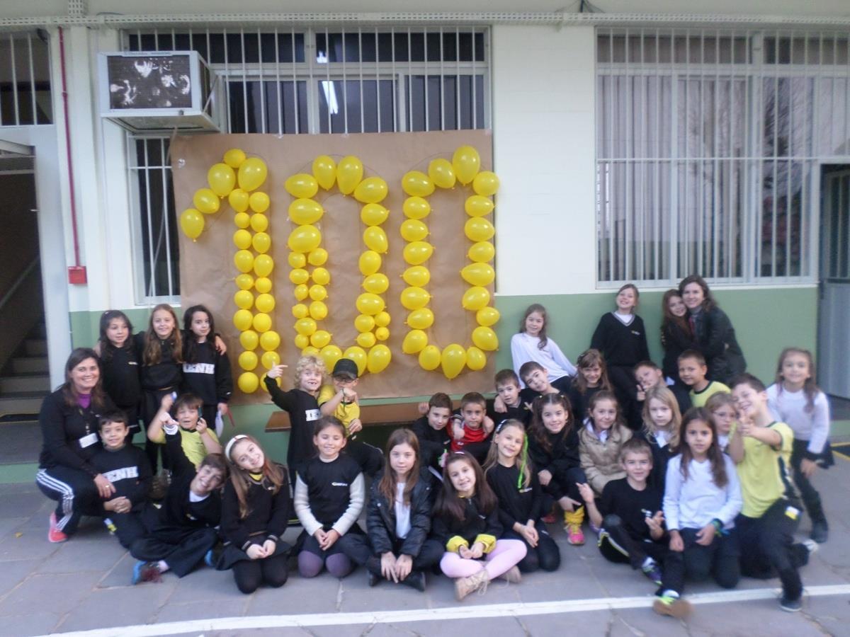 Comemoração dos 100 dias de aula na IENH – Unidade Oswaldo Cruz