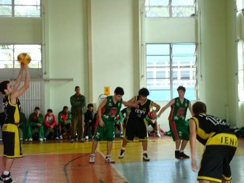 Equipe de Basquete Infantil Masculina da IENH vence em duas competições