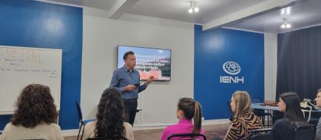Palestra sobre Branding inspira alunos do GENTI Palestra sobre Branding inspira alunos do GENTI