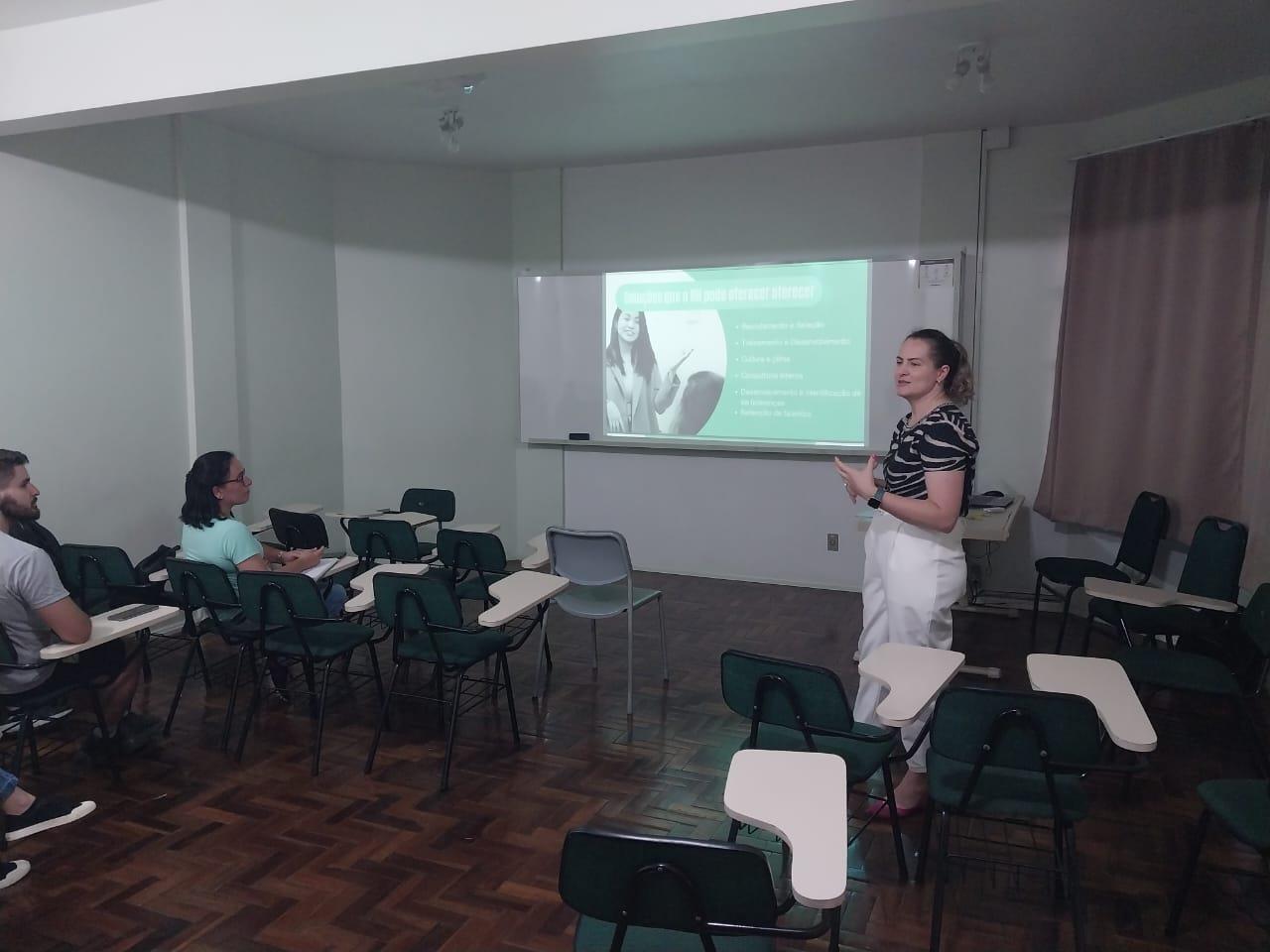 Palestra sobre Gestão de Pessoas no Técnico em Administração 