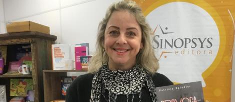 Professora do Curso de Psicologia lança livro de crônicas