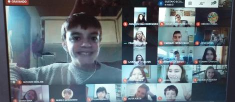 Turma conversa sobre arte Africana e Indígena em videoconferência Turma conversa sobre arte Africana e Indígena em videoconferência