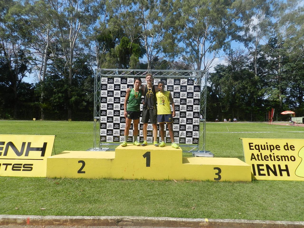 Atletismo da IENH conquista grandes resultados no Troféu Sogipa - Faculdade  - Portal IENH