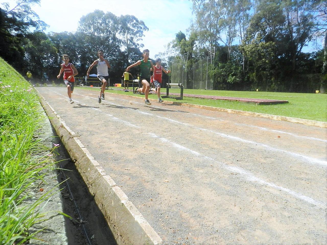 Atletismo da IENH conquista grandes resultados no Troféu Sogipa